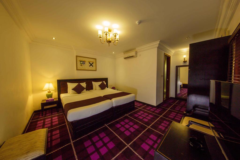 Deluxe Room on all food & beverages at Ceylon Curry Club | Early check & Late check-out upon availability